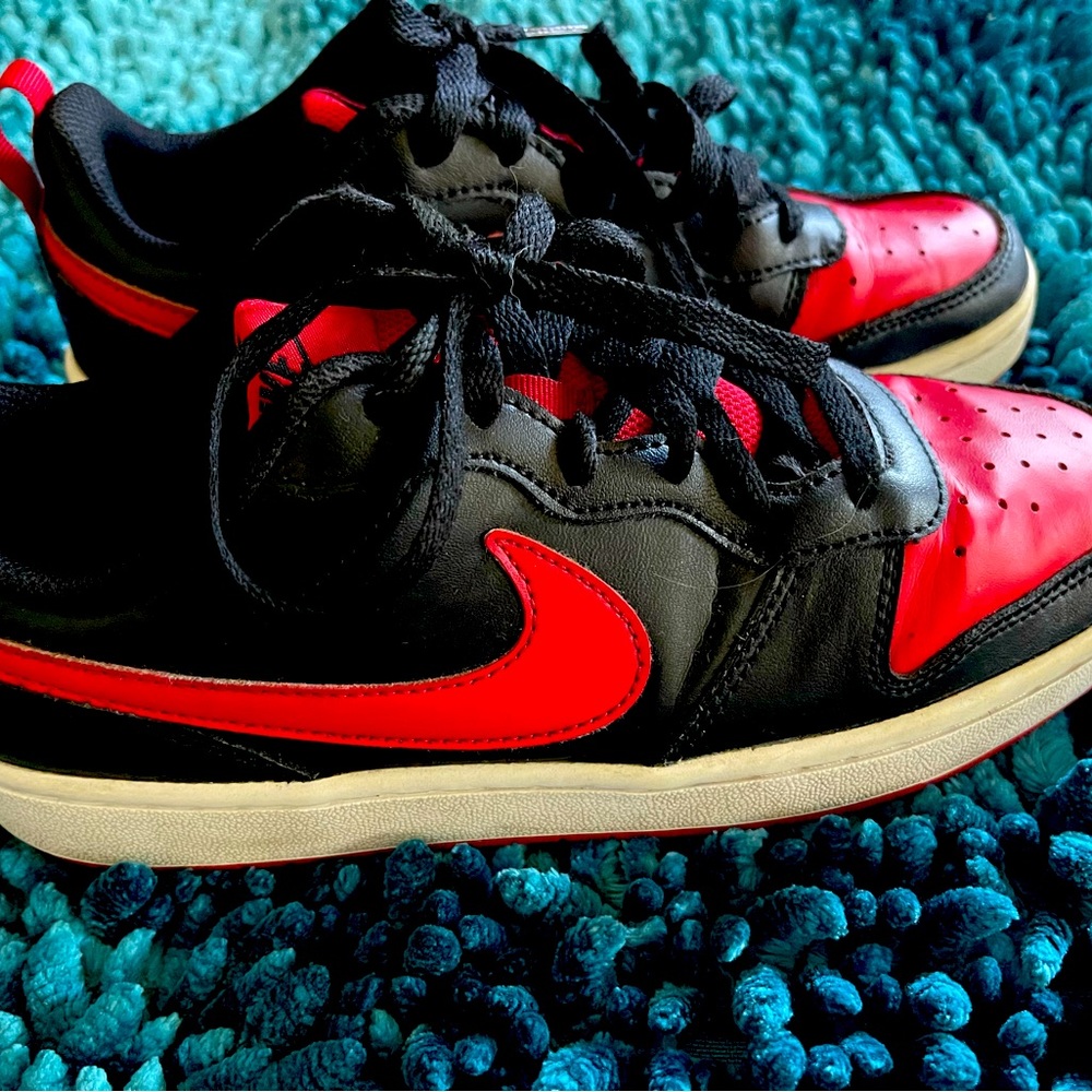 Nike Sneakers. US size 6Y for kids